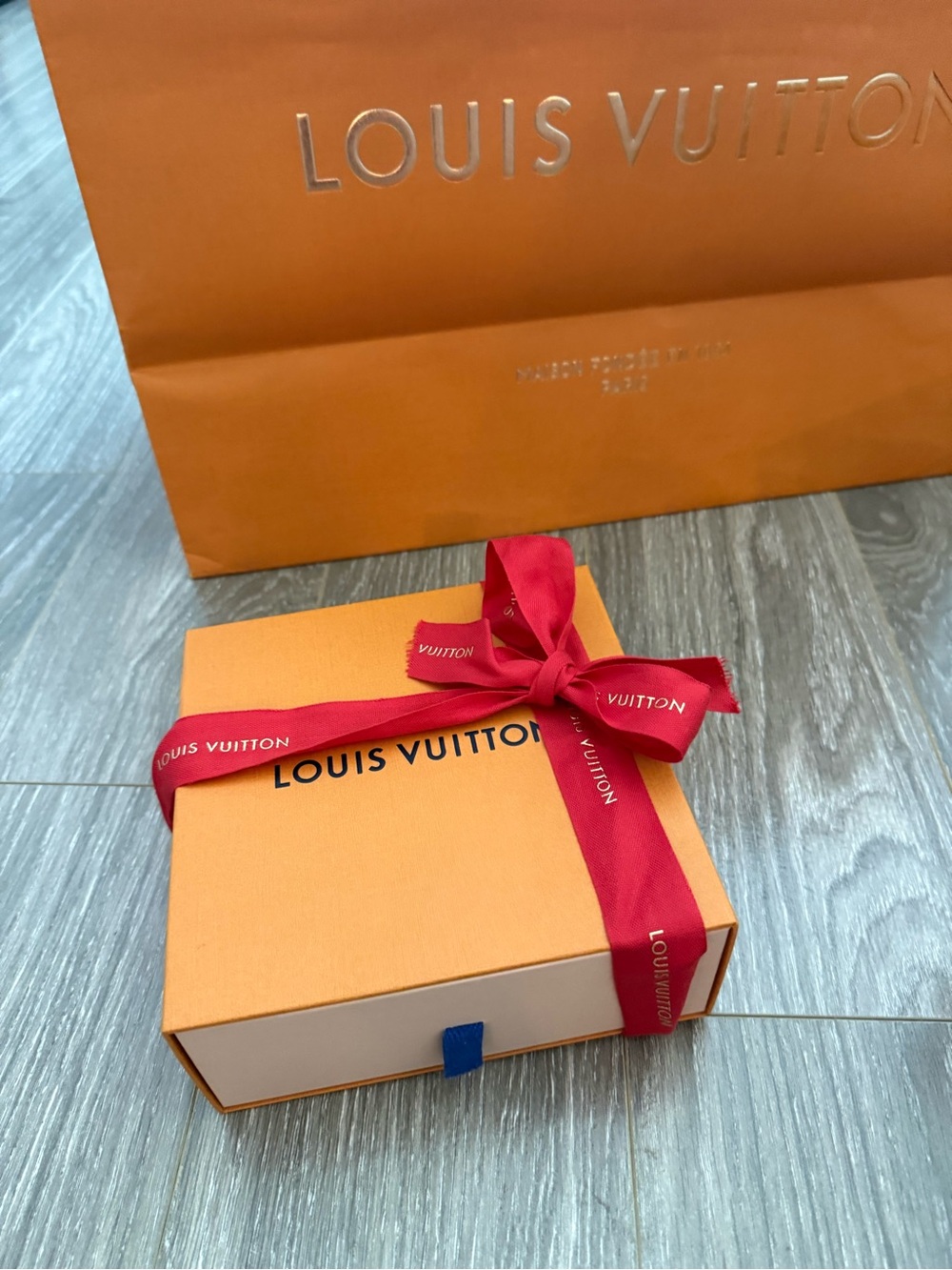 Louis Vuitton Gift Bag and Storage Boxes with ribbons - Picture 11 of 16